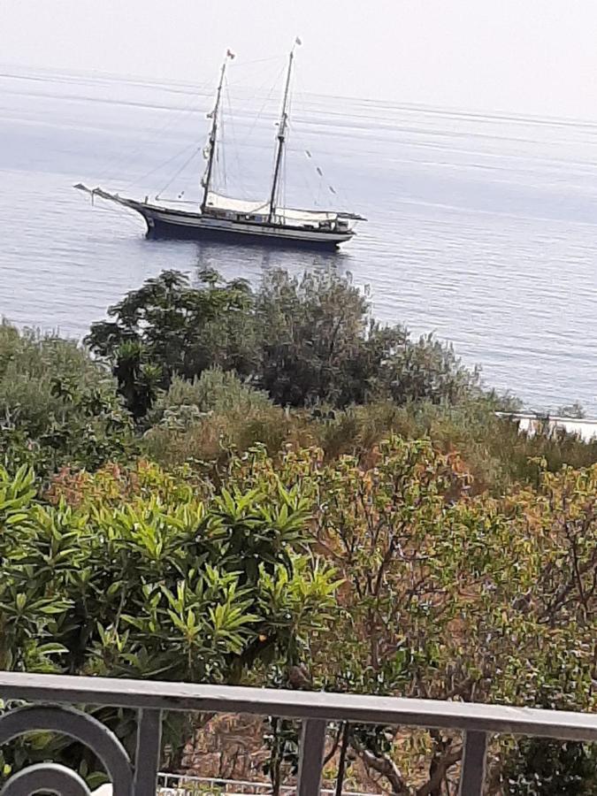 Villa Insolia Santa Marina Salina Exteriér fotografie